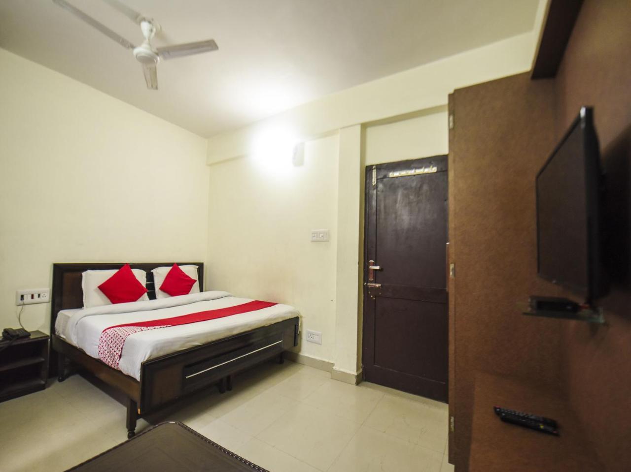 Oyo 7905 Holiday Inn Dalhousie Esterno foto