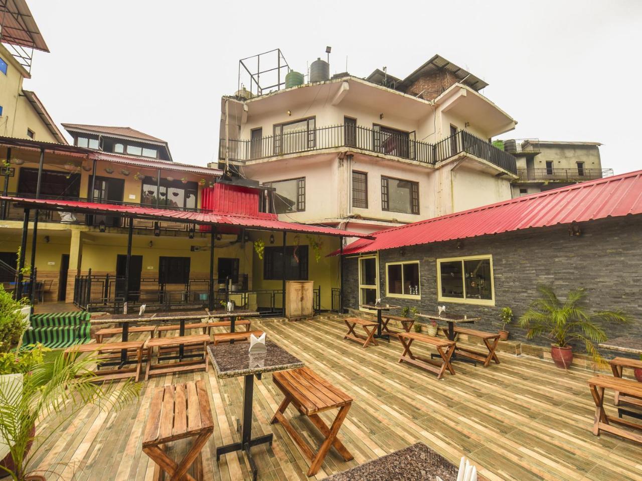 Oyo 7905 Holiday Inn Dalhousie Esterno foto