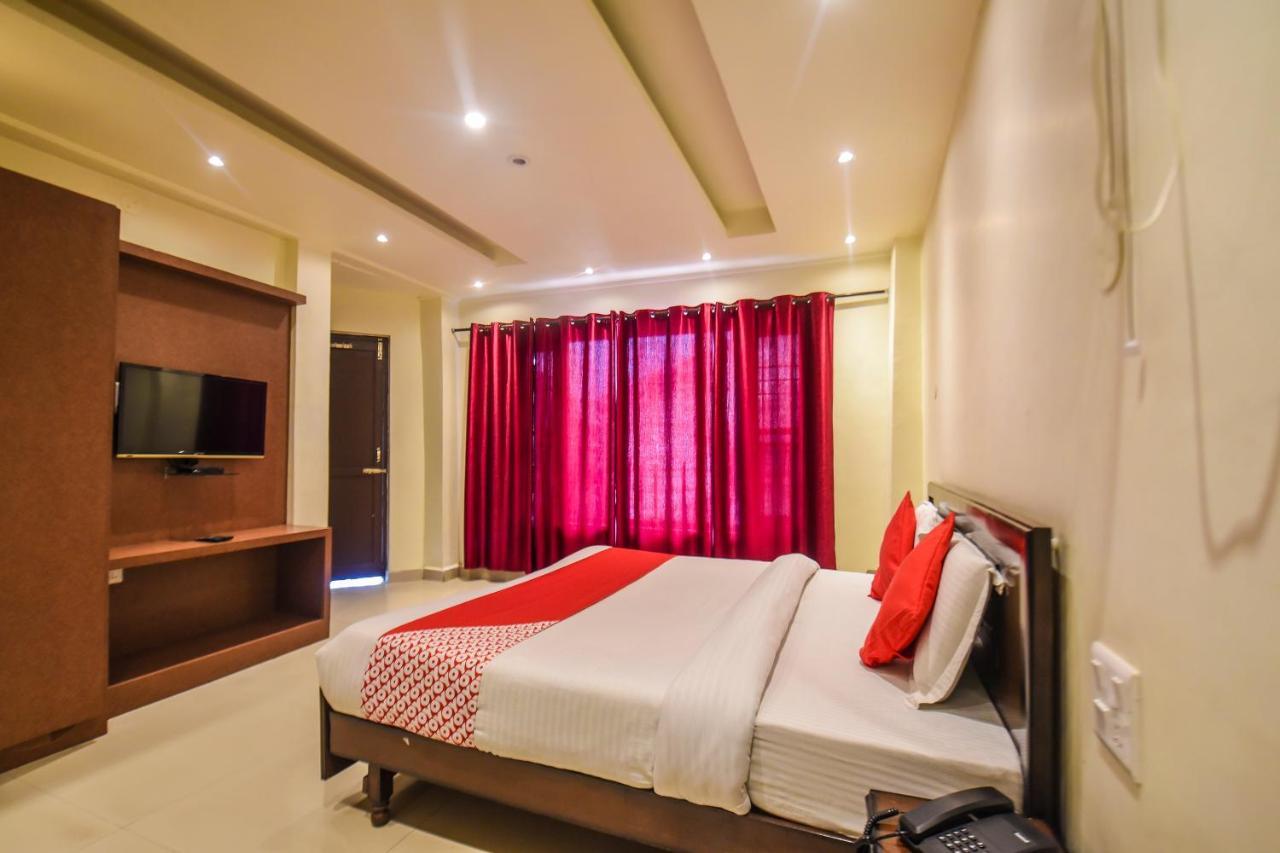 Oyo 7905 Holiday Inn Dalhousie Esterno foto